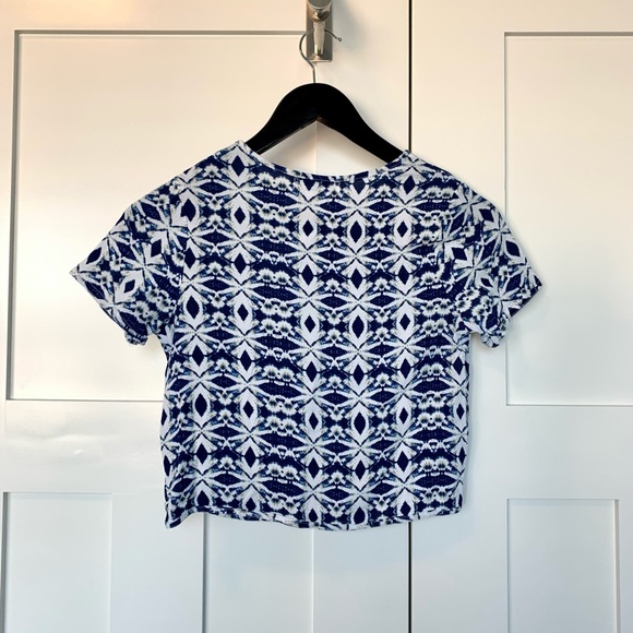 Adult Native Youth Boxy Crop Top in blue & white kaleidoscope pattern - Picture 5 of 10